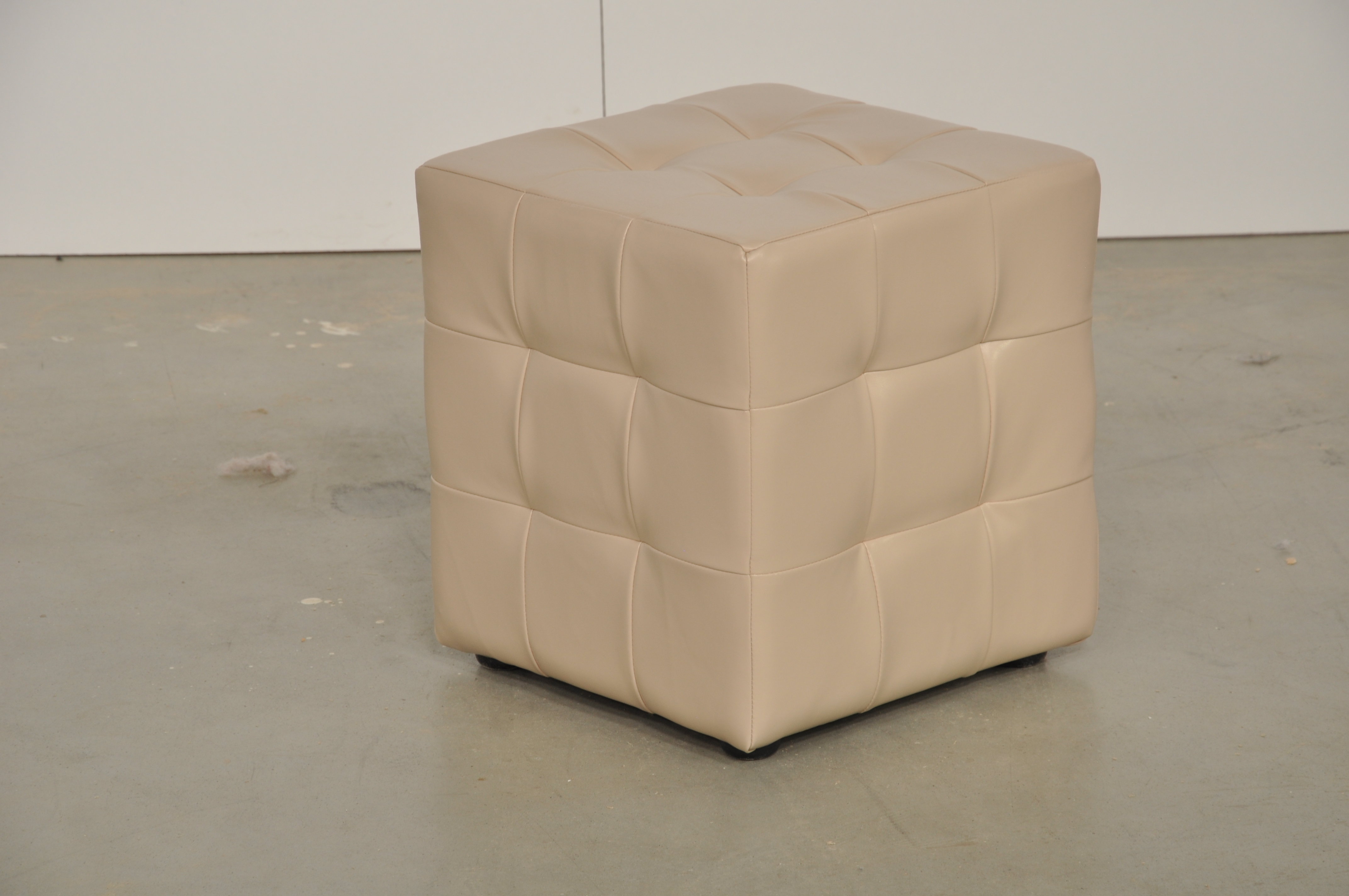 Пуф Квадратный с утяжками 